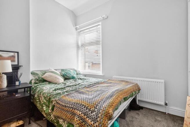 2 bed End of Terrace to rent Image 11