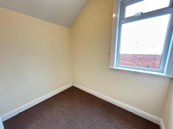 3 bed Terraced to rent Image 7