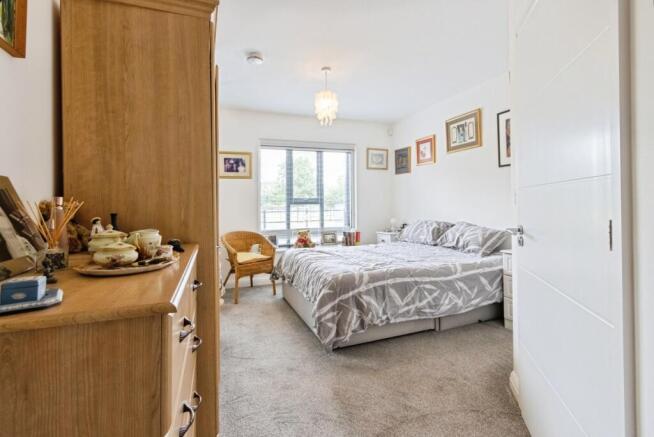 2 bed Flat for sale Image 11
