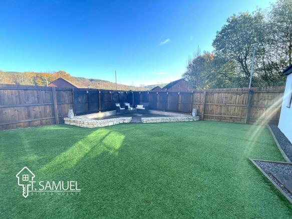 Rear garden 4.JPG