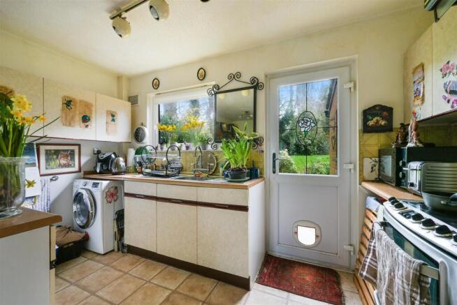 HILLSIDE CLOSE, 46 - (9).jpg