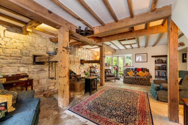 5 bed Detached for sale Image 5