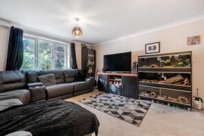 Flat 8, Skelton Court, Connaught Road, Reading RG30 2TZ