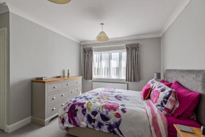 Bedroom 1.jpg