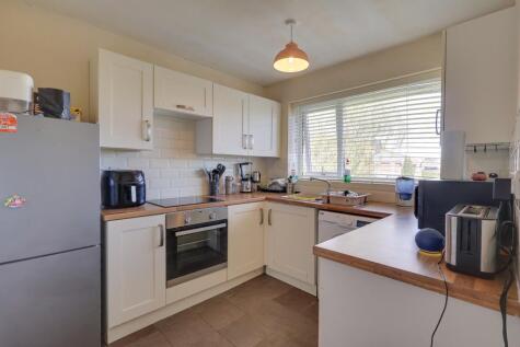 Avon Court, Netley Abbey
