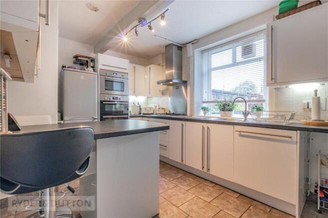 Ivy Green Drive, Springhead, Saddleworth, OL4 photo 4
