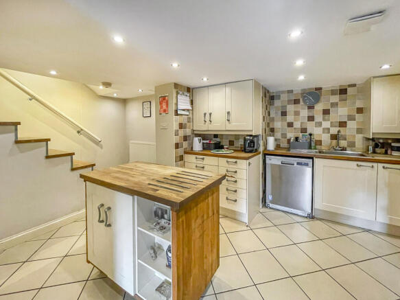 3 bed Semi-Detached for sale Image 9