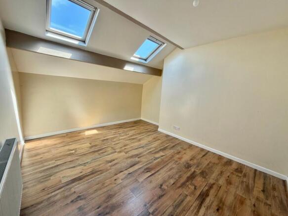 3 bed Terraced for sale Image 6