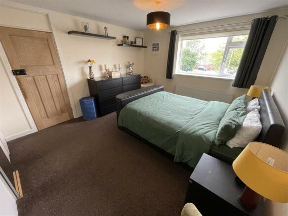 BEDROOM 1 (2)