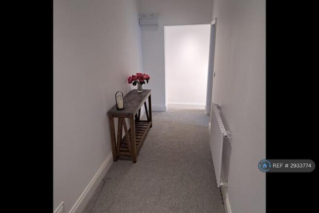 3 bed Flat to rent Image 7
