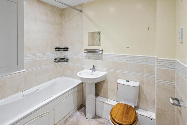 2 bed Apartment for sale Image 11