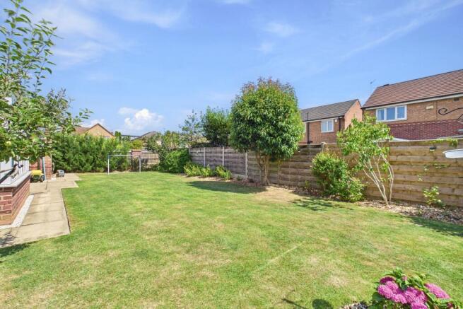4 bed Detached for sale Image 8
