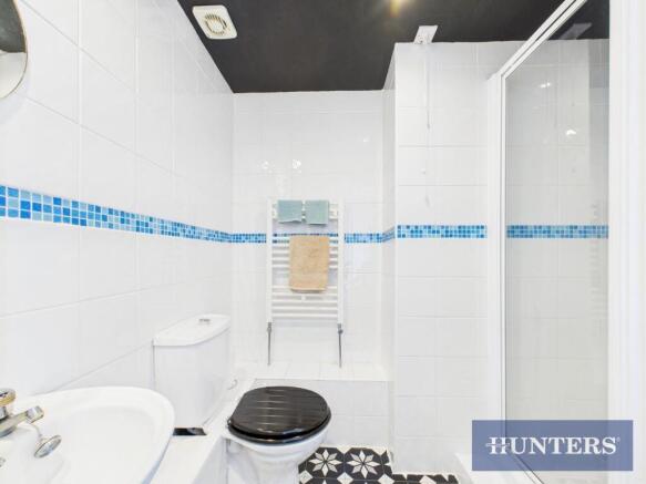 2 bed Flat for sale Image 8