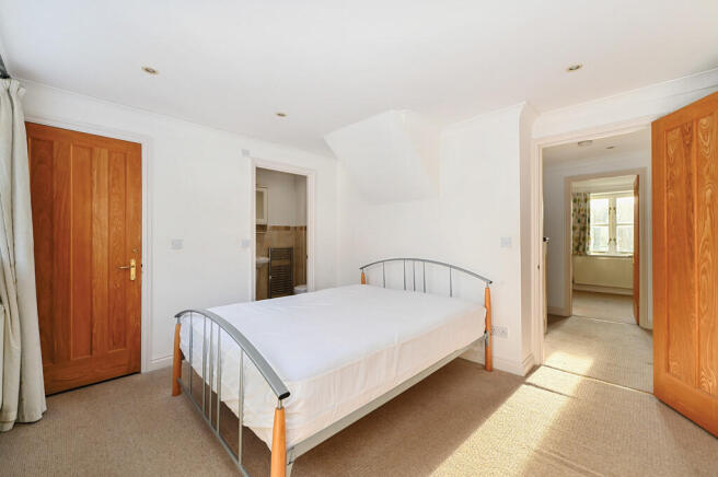 6 forge mews tn31...