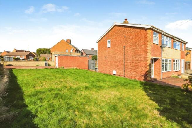 3 bed Semi-Detached for sale Image 10