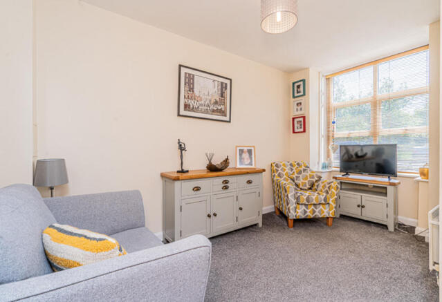 Snug/Dining Room