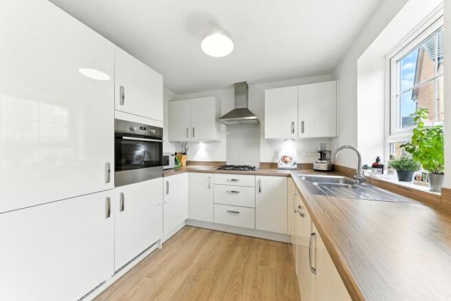 4 bed Detached for sale Image 5