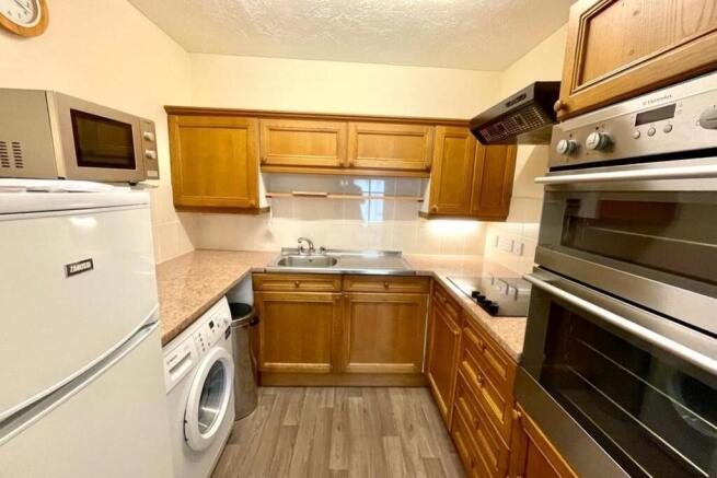 33 Manor Farm Court Kit