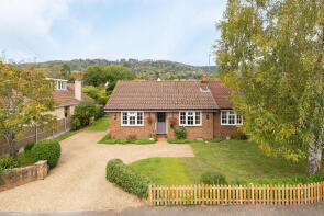 2, Links View Avenue, Betchworth RH3 7EP
