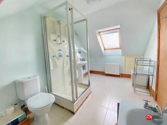 Bath & Shower Room