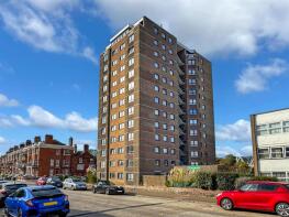 Flat 41, Kingmere, South Terrace, Littlehampton BN17 5LD