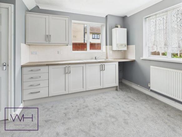 3 bed House for sale Image 4