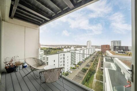 Starboard Way, Royal Wharf