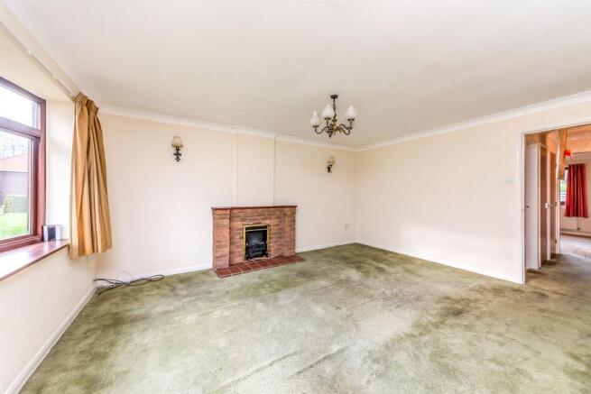Lounge Area: