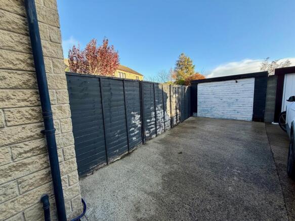 3 bed Semi-Detached for sale Image 10
