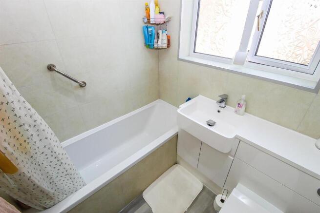 3 bed Semi-Detached Bungalow for sale Image 7