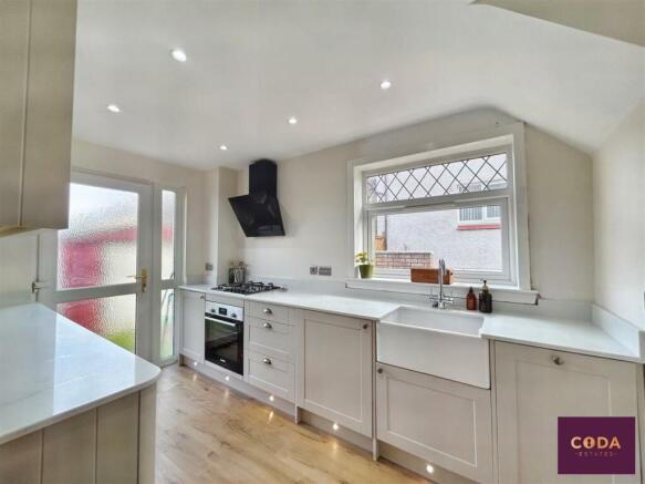 Kitchen 1 (21).jpg