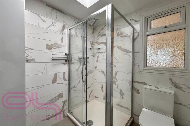 Staines Road - En-suite Shower Room.jpg