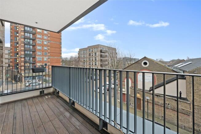 Troubridge Square, Walthamstow, London, E17 photo 4