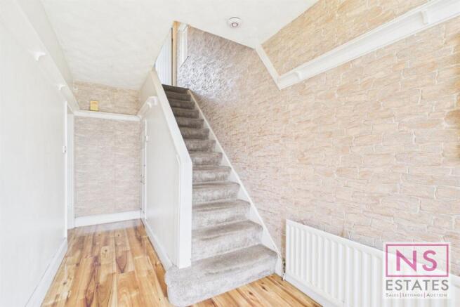 3 bed Semi-Detached for sale Image 6