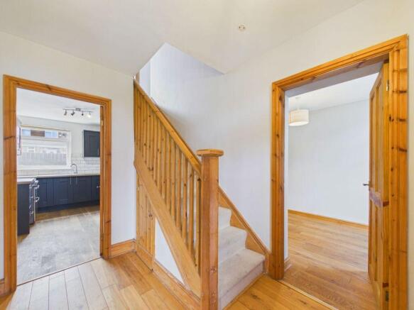 4 bed Semi-Detached for sale Image 5