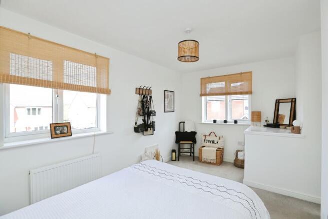 3 bed Semi-Detached for sale Image 8