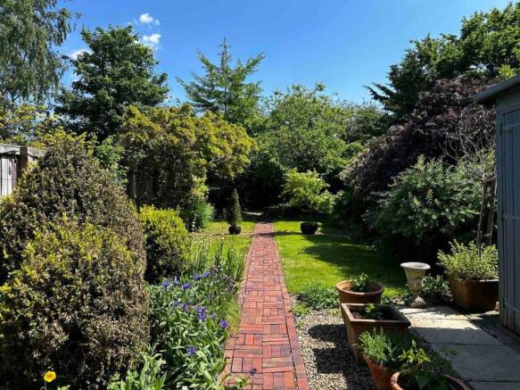 thumbnail_West End - Garden 2.jpg