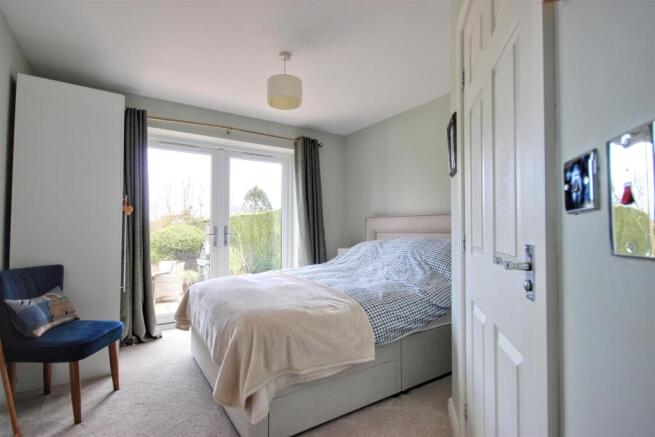 4 bed Detached Bungalow for sale Image 11