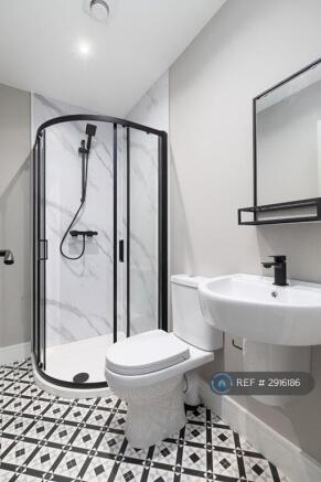 Studio to rent Image 5