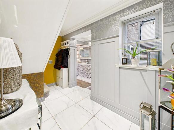 3 bed Town House for sale Image 9