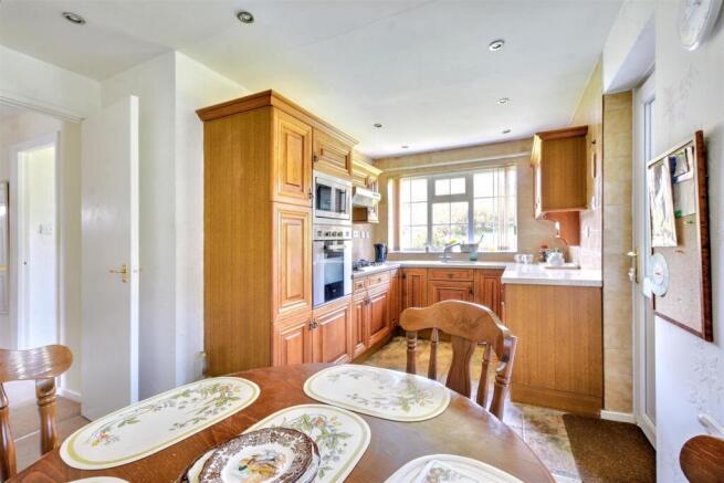 Kitchen_4.jpeg