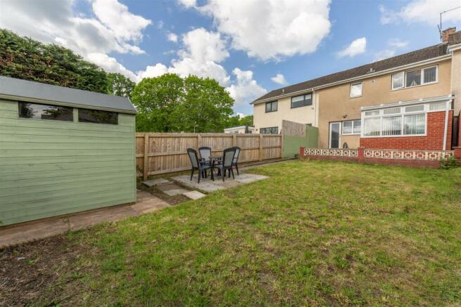 4 Tenby Close-19.jpg