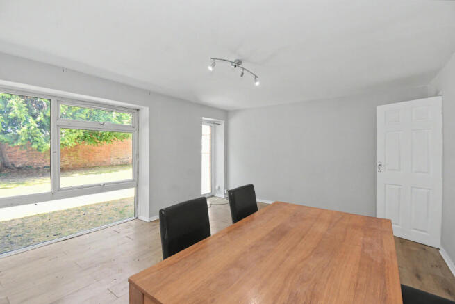 Flat 5, The Firs, Bath Road, Reading, RG1 6HN