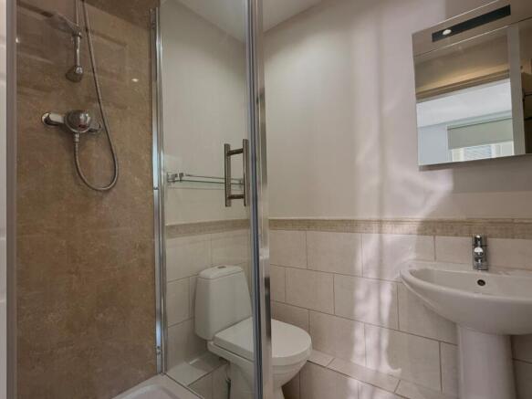 2 bed Flat to rent Image 9