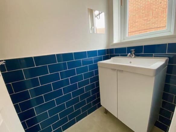Cloakroom/wc