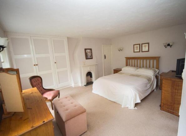 Bedroom 1.jpg