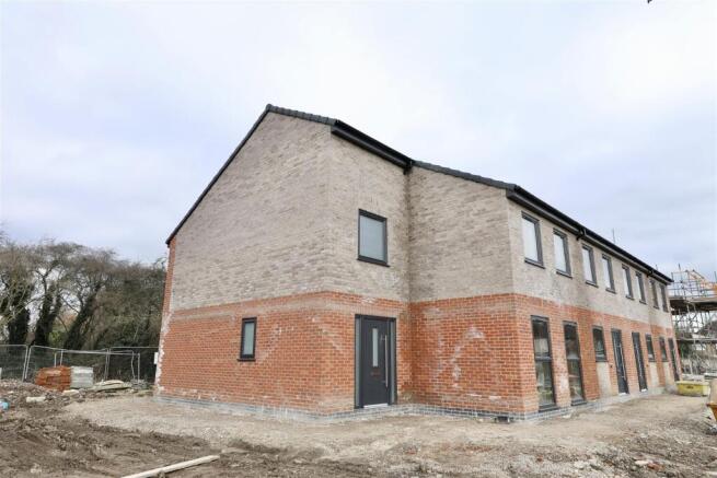 3 bed House for sale Image 4