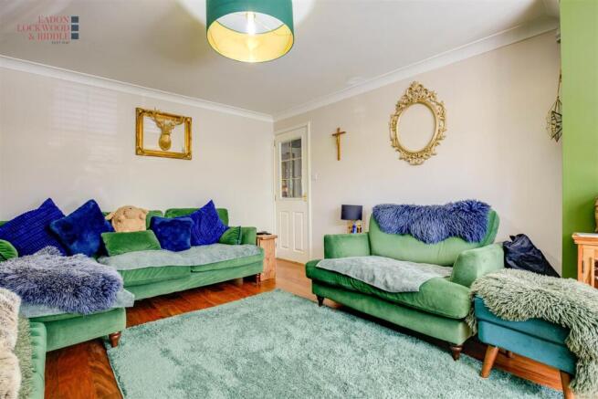 4 bed Detached for sale Image 4