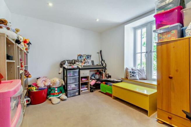 5 tr bedroom 5.jpg