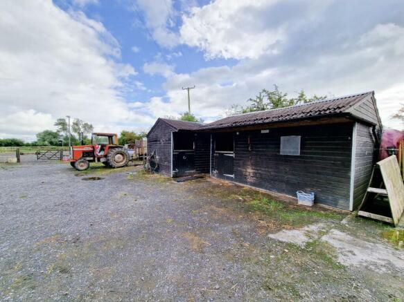 Barns / Stables